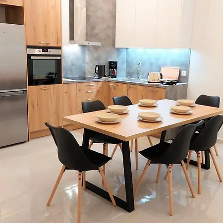 Wonderful In Acropolis Apartment